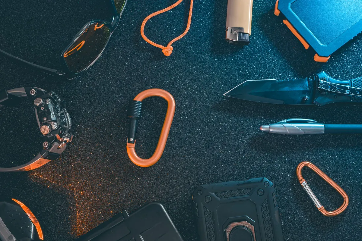 Winter Driving Checklist: 10 Things to Keep in Your Car Before the First Snow